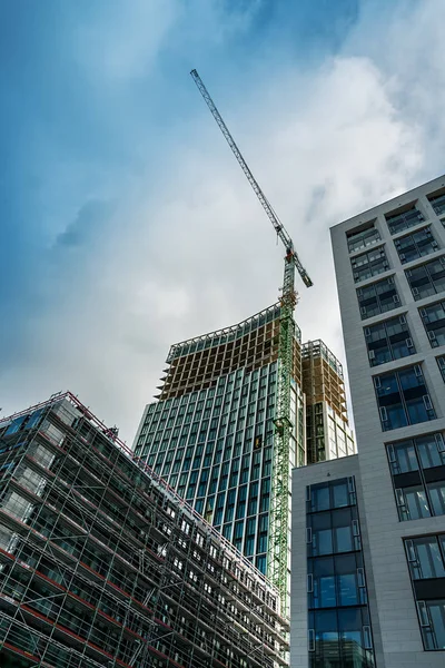 Frankfurt am Main şehirde bina yüksek katlı şantiye — Stok fotoğraf