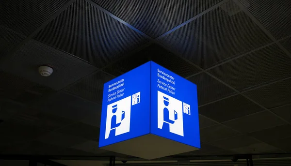 Avis Poste Police Aéroport — Photo