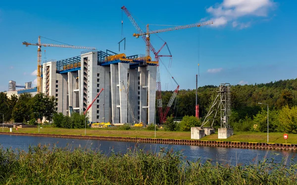 Oude en nieuwe schip lift in lagere Finow — Stockfoto