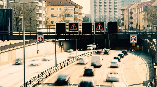 Stau Auf Der Berliner Stadtautobahn Höhe Des Ramelower Tunnels — Stockfoto