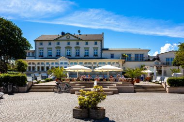 Güneşli yaz terası