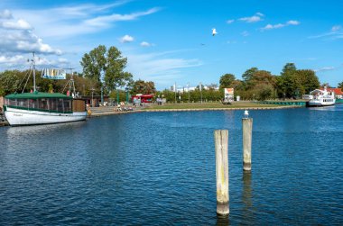 Almanya 'nın Greifswald şehrinde küçük bir liman