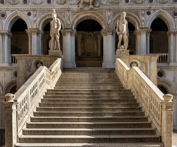 Treppe im Dogenpalast