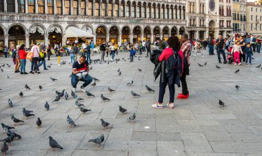 Turist am Markusplatz