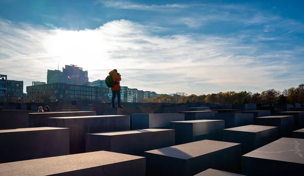 Berlijn, Duitsland, de stelae bij het Berlijnse Holocaust monument voor de vermoorde joden in de Tweede Wereldoorlog — Stockfoto