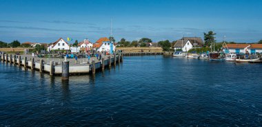 Feribot iskelesi için Hiddensee, Ruegen, Almanya
