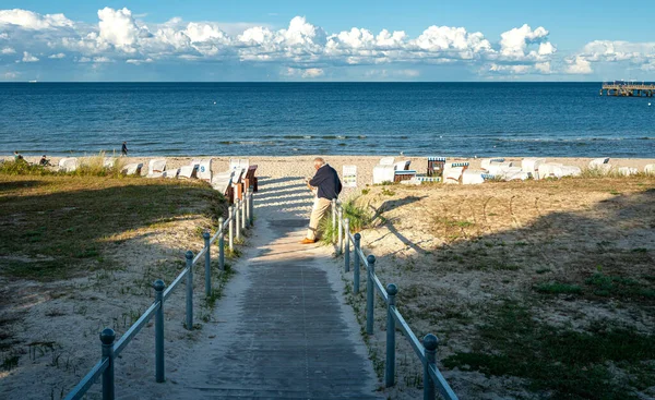 Путь к пляжу в binz на острове Rgen, Германия — стоковое фото
