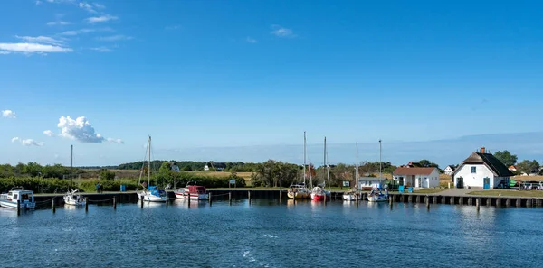 Anlegestelle für Fähren auf der Insel Hiddensee, Rügen — Stockfoto