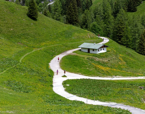Turisté Rekreační Domy Alpách Berchtesgaden — Stock fotografie