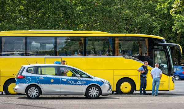 Policiais Berlim Verificam Outros Utentes Estrada Alemanha — Fotografia de Stock