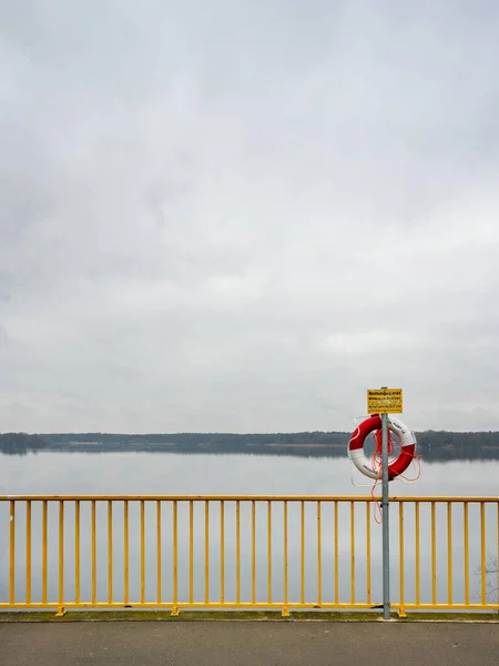 Life Bouy Berlin Brandkåren Räcket Tegel Sjön Berlin — Stockfoto