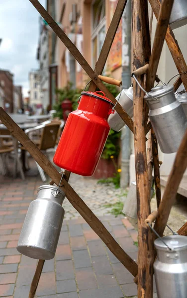 Vecchio Latte Rosso Può Come Decorazione — Foto Stock