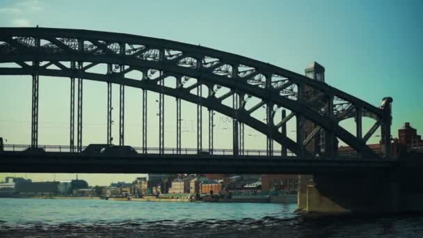 Bolsheokhtinsky salıncak Bridge, St Petersburg, Rusya — Stok video