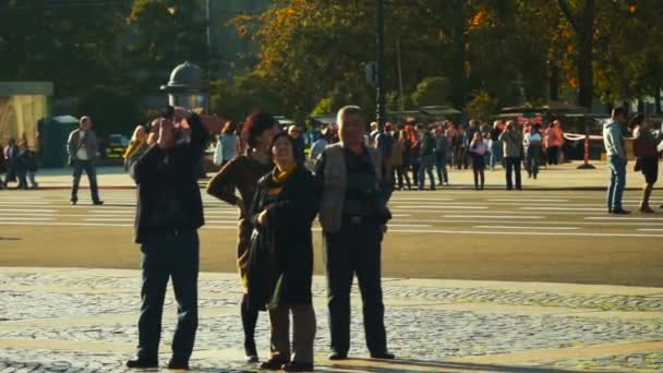 Tourists From Japan Making Photos,st. Petersburg — Stock Video