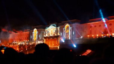 3D eşleme lazer gösterisi Peterhof, St.petersburg, Rusya Federasyonu