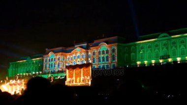 3D eşleme lazer gösterisi Peterhof, St.petersburg, Rusya Federasyonu