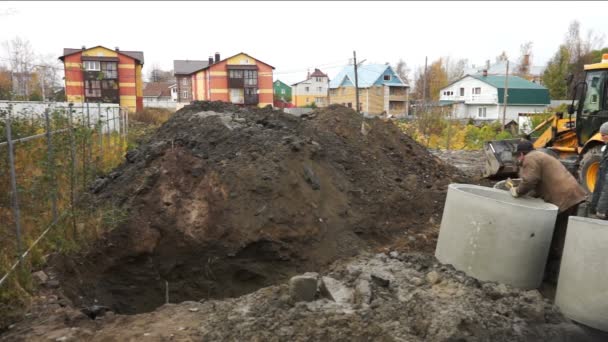 Agujero de excavación de excavadora para hacer un hoyo — Vídeos de Stock