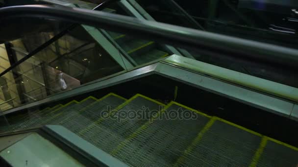 Escaliers mobiles Escalator — Video