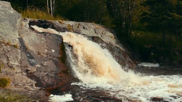 Wasserfall in Karelien, Russland — Stockvideo
