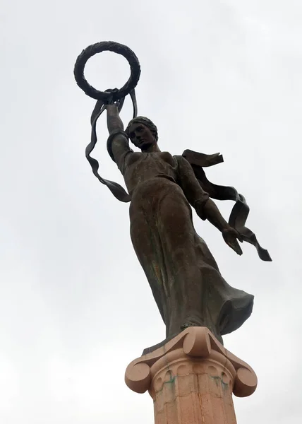 Monumento de granito para a glória russa como uma memória de heroísmo no — Fotografia de Stock