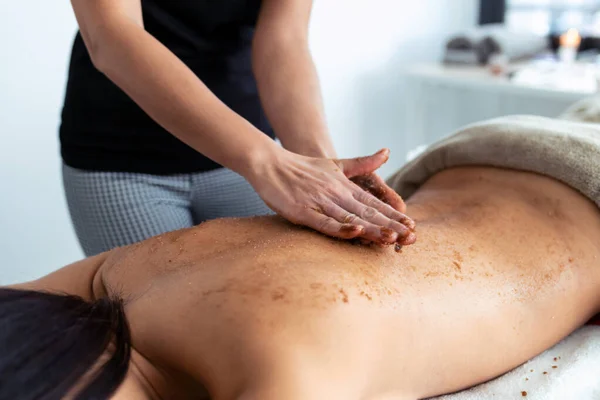 Shot Young Woman Applying Chocolate Cream Natural Ingredients Body Treatment — Stock fotografie