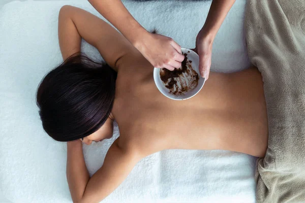 Shot Young Woman Applying Chocolate Cream Natural Ingredients Body Treatment — Stock fotografie