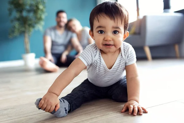 Portrait Baby Looking Camera While Sitting Floor Home Background His — Stock Photo, Image