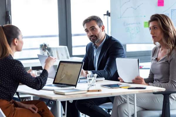 Shot Business People Discussing Together Conference Room Meeting Office — Stok Foto