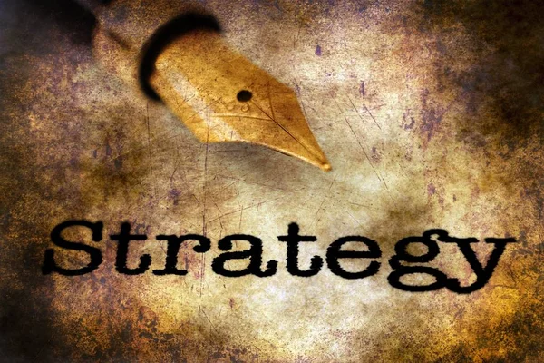 Texto de estrategia y pluma estilográfica — Foto de Stock