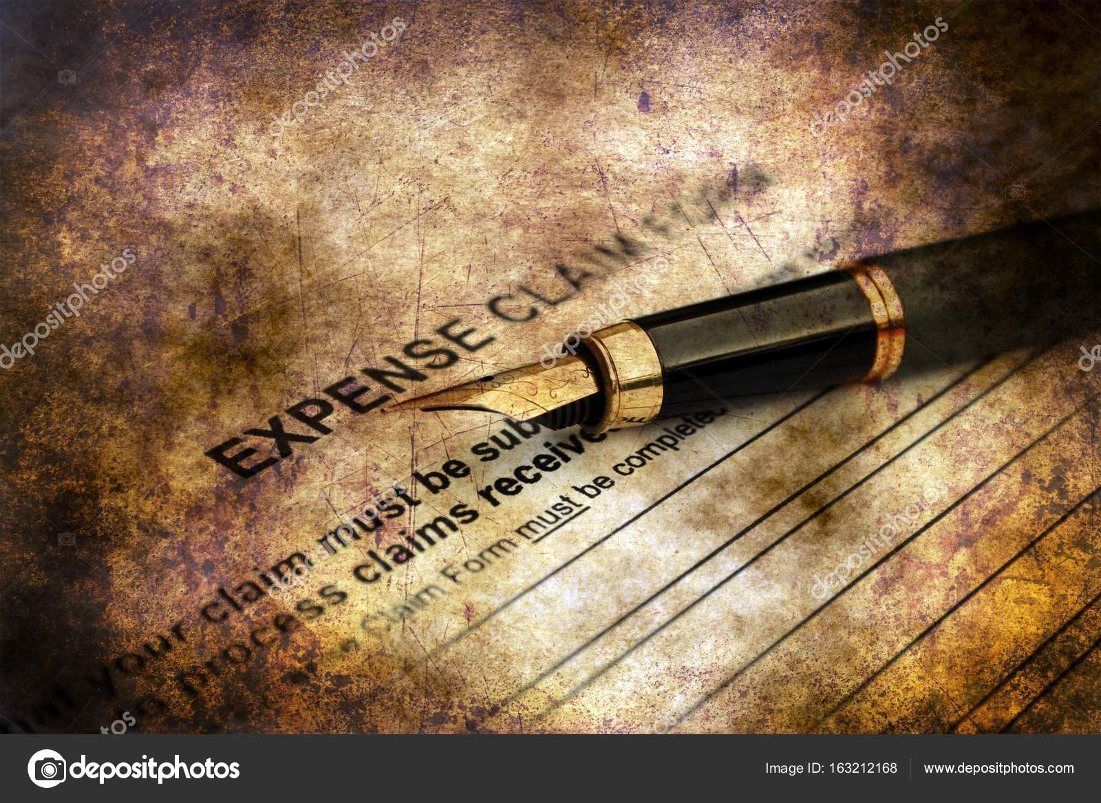 Concepto de grunge de formulario de reclamación de gastos 