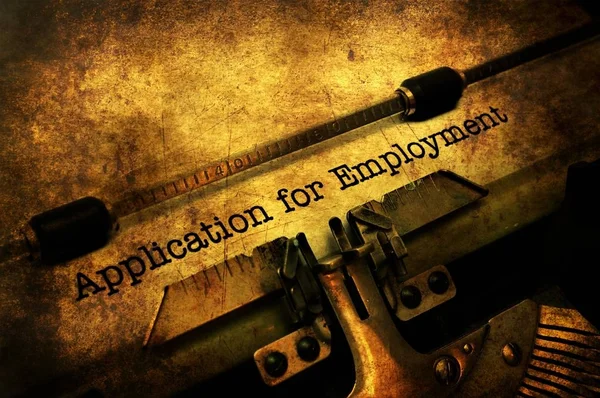 Αίτηση για απασχόληση σε γραφομηχανή — Φωτογραφία Αρχείου