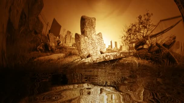 Oude verlaten kerkhof weerspiegeld in water — Stockvideo
