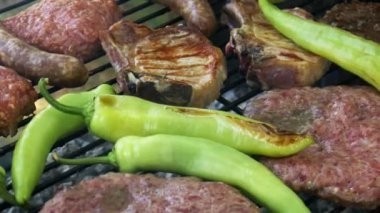 Yaz Bbq ızgara biftek ve hamburger.