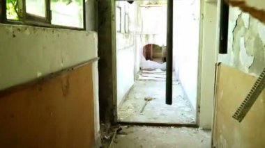 Ürkütücü ve Ürkütücü Kirli İç mekan