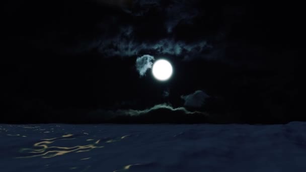 Lune au-dessus de l'océan réfléchissant dans l'eau 
