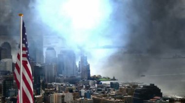 ABD bayrağı New York 'ta dalgalanır ve fırtınaya karşı düşer