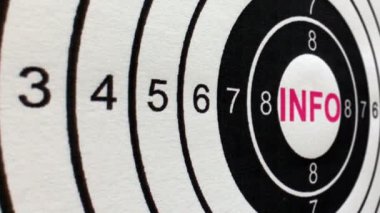 Bilgi hedefi konsepti dolly shot