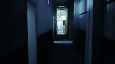 Ürkütücü ve Ürkütücü Kirli İç mekan