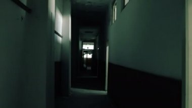 Ürkütücü ve Ürkütücü Kirli İç mekan