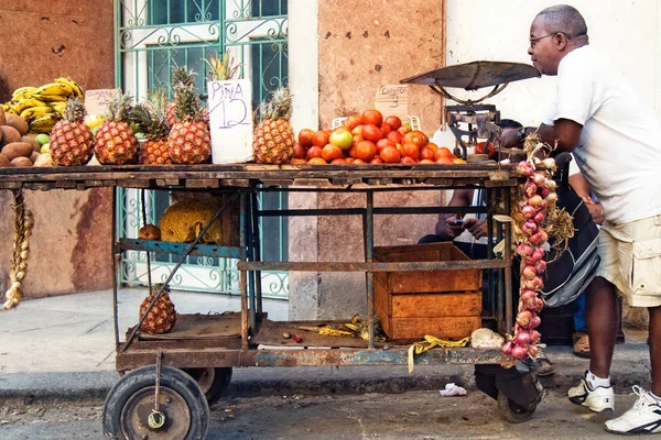 キューバの果物売り — ストック写真