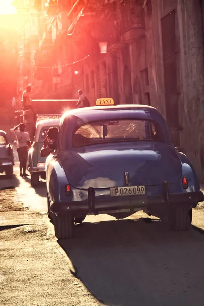 A vintage taxi cab in Havana, Cuba traffic Stock Photo