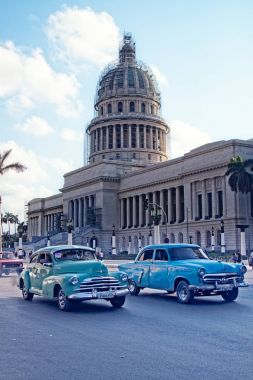 Vintage arabalar Pass Capitolio Scaffolded