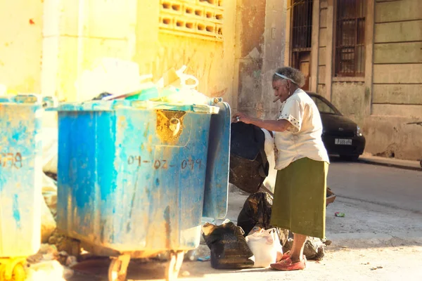 Küba kadın sigara puro