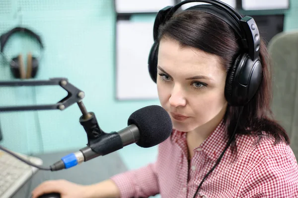 Radyo dj radyo Studio haber duyurdu — Stok fotoğraf