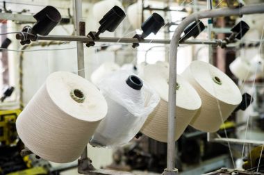 Fabrika atölyede düzenlenmiş eski tezgah.