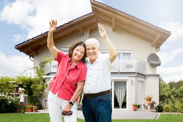 Gelukkig senior paar — Stockfoto