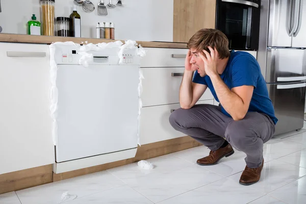 Shocked Man Seeing Foam — Stock Photo, Image