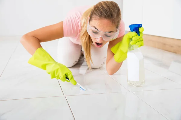 Woman Removing Stain — Stock Photo, Image