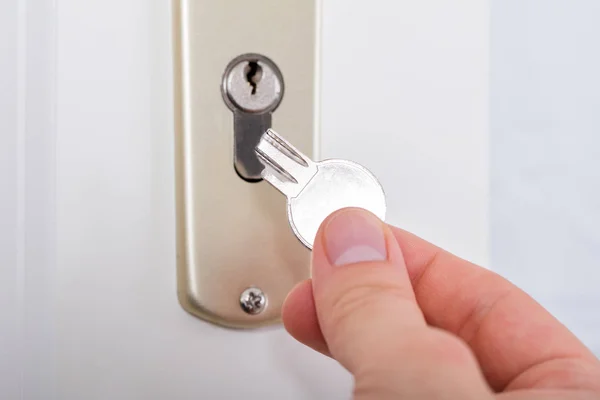 Person Holding Broken Key — Stock Photo, Image