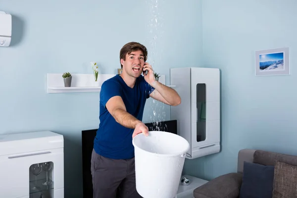 Man Calling Plumber — Stock Photo, Image